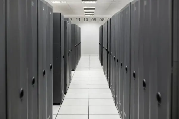 HPE OneView with iLO Advanced - licencia   3 años de soporte 24x7 - 1 servidor físico -
